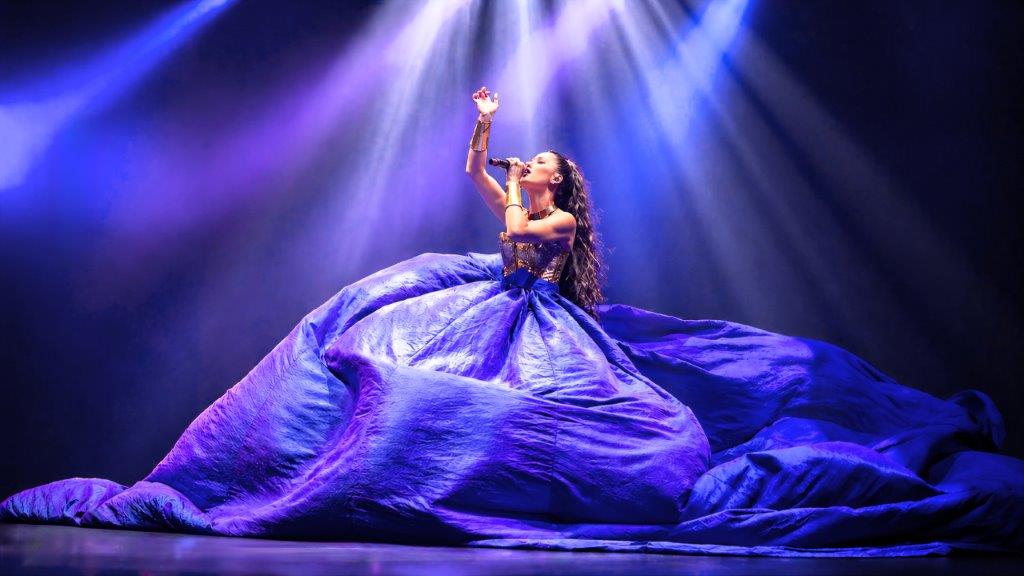 Olivia Gde Robe - Music'Hall Comédy